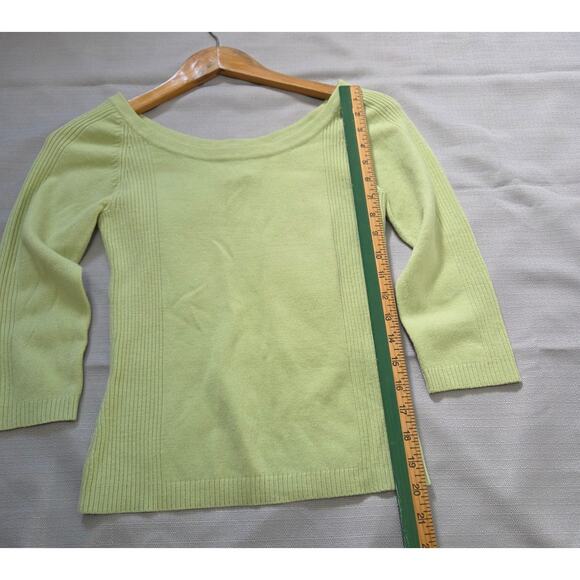 Takeout Light green 3/4 Sleeve Top Woman's Size Small - Picture 3 of 7